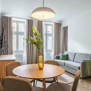 Aparthotel Limehome Halkova, Praag